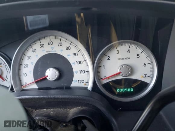 ✅ 2007 Dodge Durango Limited • VIN: 1D8HB58P07F583884 • Лот: 69045014. Опубликован ранее на Copart с пробегом 208 980 миль. Бесплатный доступ к архиву аукционных продаж из США и подробный отчёт об истории автомобиля на DreamBid. Изображение 9.