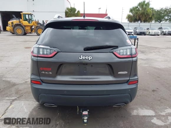 ✅ 2019 Jeep Cherokee Altitude • VIN: 1C4PJMLX6KD289554 • Lot: 42613137. Listed on IAAI with 81,082 mi. Free auction sales archive from the USA and detailed vehicle history report at DreamBid. Image 17.