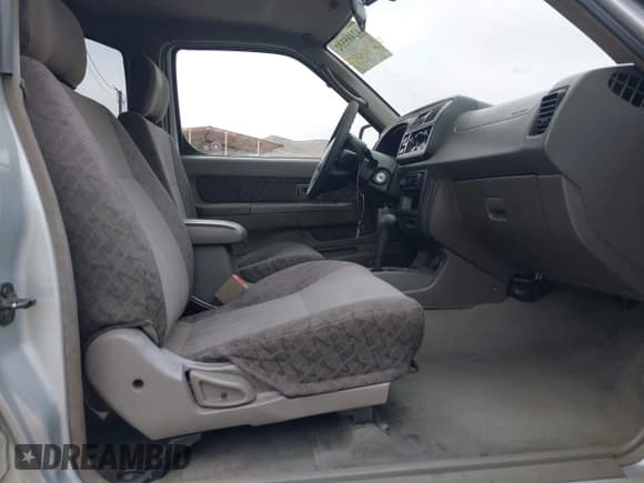 ✅ 2000 Nissan Xterra XE • VIN: 5N1ED28T0YC600883 • Lot: 42405532. Wystawiony na IAAI z przebiegiem Nie podano. Bezpłatny archiwum sprzedaży aukcyjnych z USA i szczegółowy raport historii pojazdu na DreamBid. Zdjęcie 5.