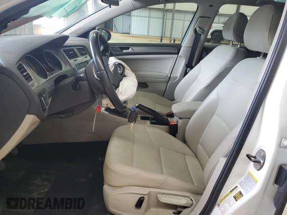 ✅ 2015 Volkswagen Golf S • VIN: 3VWRA7AU5FM054072 • Лот: 70898025. Опубликован ранее на Copart с пробегом 110 438 миль. Бесплатный доступ к архиву аукционных продаж из США и подробный отчёт об истории автомобиля на DreamBid. Изображение 7.