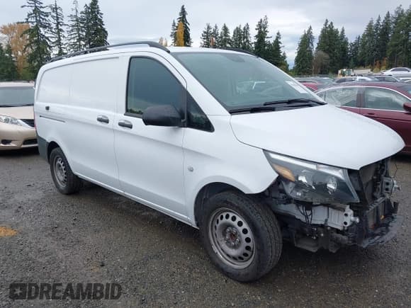 ✅ 2023 Mercedes-Benz Metris Cargo • VIN: W1YV0BEY9P4289474 • Lot: 43630250. Wystawiony na IAAI z przebiegiem 48 734 mil. Bezpłatny archiwum sprzedaży aukcyjnych z USA i szczegółowy raport historii pojazdu na DreamBid. Zdjęcie 14.