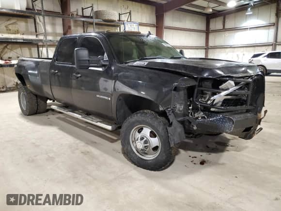 2008 Chevrolet Silverado 3500HD DRW LTZ с VIN 1GCJK33678F146002, выставлен на аукционе Copart как лот 85663514 с пробегом 231 546 миль миль и Списание • Salvage title. История ставок и продаж доступна на DreamBid. Изображение 4.