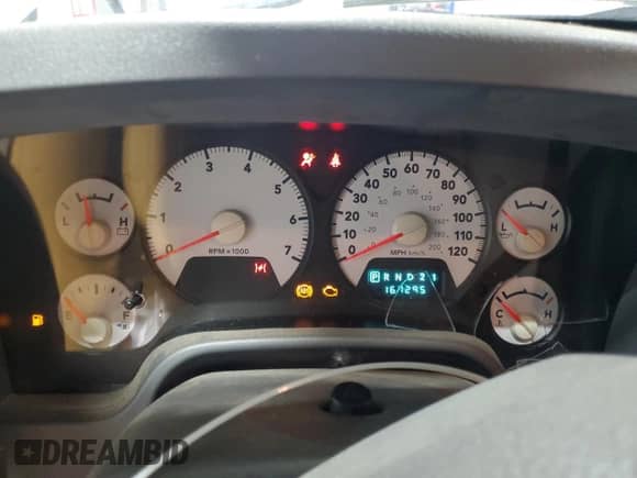 ✅ 2008 Dodge 1500 ST • VIN: 1D7HU16N58J129900 • Lot: 81866305. Wystawiony na Copart z przebiegiem 167 295 mil. Bezpłatny archiwum sprzedaży aukcyjnych z USA i szczegółowy raport historii pojazdu na DreamBid. Zdjęcie 9.