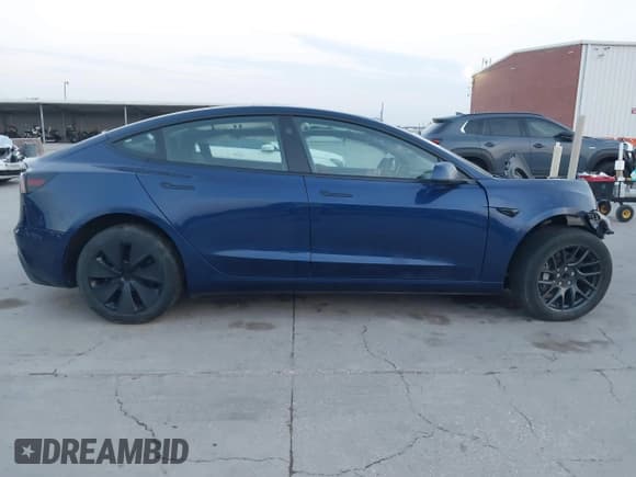 ✅ 2024 Tesla Model 3 • VIN: 5YJ3E1EA5RF717305 • Лот: 43199100. Опубликован ранее на IAAI с пробегом 15 130 миль. Бесплатный доступ к архиву аукционных продаж из США и подробный отчёт об истории автомобиля на DreamBid. Изображение 13.