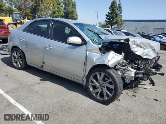 ✅ 2010 Kia Forte SX • VIN: KNAFW4A39A5294332 • Lot: 82234325. Listed on Copart with 173,287 mi. Free auction sales archive from the USA and detailed vehicle history report at DreamBid. Image 4.