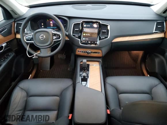 ✅ 2024 Volvo XC90 Plus • VIN: YV4H60LE0R1218968 • Lot: 91242815. Wystawiony na Copart z przebiegiem 16 447 mil. Bezpłatny archiwum sprzedaży aukcyjnych z USA i szczegółowy raport historii pojazdu na DreamBid. Zdjęcie 8.