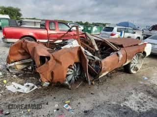 1971 Chevrolet Caprice z VIN 164671Y134698, wystawiony jako Copart lot #62913795 z przebiegiem Nie podano mil oraz Nie do naprawy • Non repairable. Historia ofert i sprzedaży dostępna na DreamBid. Obrazek 3.