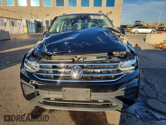 ✅ 2024 Volkswagen Tiguan S • VIN: 3VVFB7AX8RM165525 • Lot: 93033285. Listed on Copart with 5,945 mi. Free auction sales archive from the USA and detailed vehicle history report at DreamBid. Image 5.