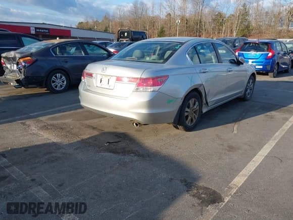 ✅ 2012 Honda Accord LX Premium • VIN: 1HGCP2F47CA103625 • Lot: 41794823. Wystawiony na IAAI z przebiegiem 153 726 mil. Bezpłatny archiwum sprzedaży aukcyjnych z USA i szczegółowy raport historii pojazdu na DreamBid. Zdjęcie 4.