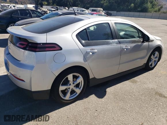 ✅ 2013 Chevrolet Volt • VIN: 1G1RH6E41DU113333 • Lot: 77498614. Wystawiony na Copart z przebiegiem 123 065 mil. Bezpłatny archiwum sprzedaży aukcyjnych z USA i szczegółowy raport historii pojazdu na DreamBid. Zdjęcie 3.