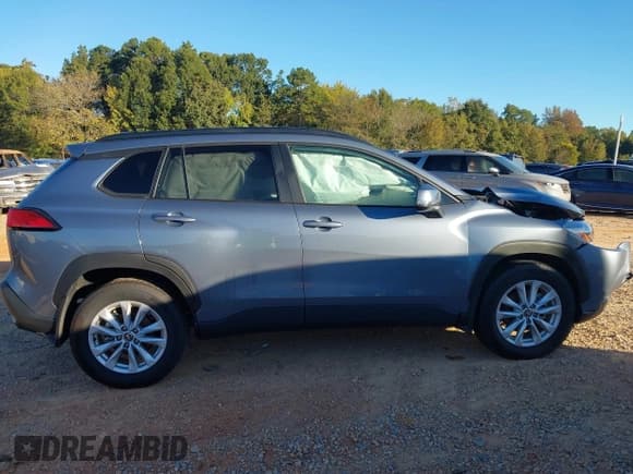 ✅ 2024 Toyota Corolla Cross LE • VIN: 7MUCAAAG1RV110325 • Lot: 43441348. Listed on IAAI with 7,654 mi. Free auction sales archive from the USA and detailed vehicle history report at DreamBid. Image 13.