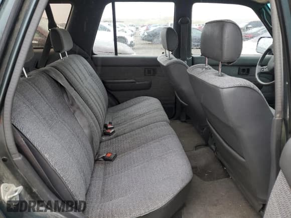 ✅ 1992 Toyota 4Runner • VIN: JT3RN37W0N6000108 • Лот: 55354815. Опубликован ранее на Copart с пробегом 239 533 миль. Бесплатный доступ к архиву аукционных продаж из США и подробный отчёт об истории автомобиля на DreamBid. Изображение 10.