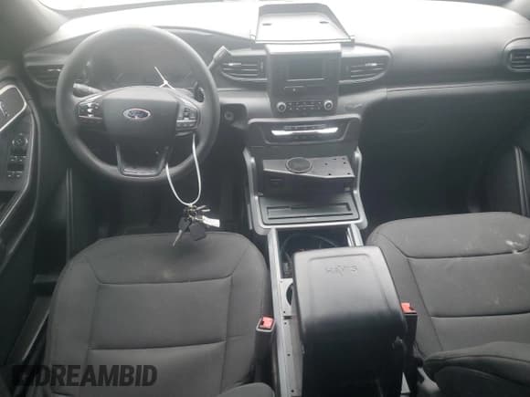 ✅ 2020 Ford Police Interceptor Utility • VIN: 1FM5K8AW2LGA31341 • Lot: 55449895. Wystawiony na Copart z przebiegiem Nie podano. Bezpłatny archiwum sprzedaży aukcyjnych z USA i szczegółowy raport historii pojazdu na DreamBid. Zdjęcie 8.