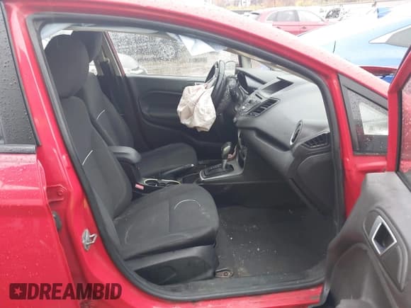 ✅ 2014 Ford Fiesta SE • VIN: 3FADP4EJ7EM121480 • Lot: 43777218. Wystawiony na IAAI z przebiegiem Nie podano. Bezpłatny archiwum sprzedaży aukcyjnych z USA i szczegółowy raport historii pojazdu na DreamBid. Zdjęcie 5.