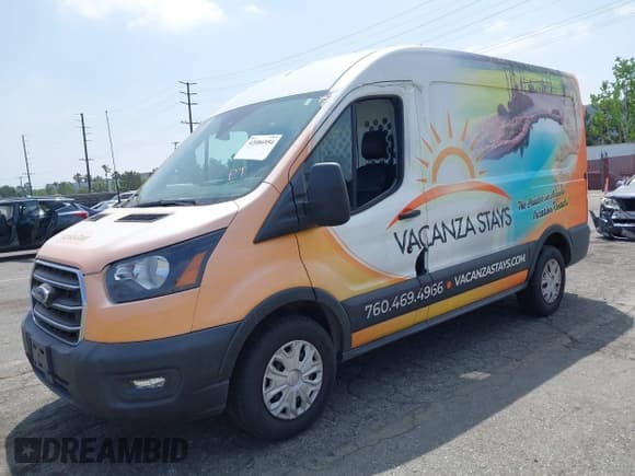 ✅ 2020 Ford Transit Cargo • VIN: 1FTYE1C89LKB18309 • Lot: 42086954. Wystawiony na IAAI z przebiegiem 44 937 mil. Bezpłatny archiwum sprzedaży aukcyjnych z USA i szczegółowy raport historii pojazdu na DreamBid. Zdjęcie 23.