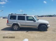 ✅ 2007 Jeep Commander Sport • VIN: 1J8HG48K87C598061 • Лот: 42809400. Опубликован ранее на IAAI с пробегом 200 961 миль. Бесплатный доступ к архиву аукционных продаж из США и подробный отчёт об истории автомобиля на DreamBid. Изображение 14.