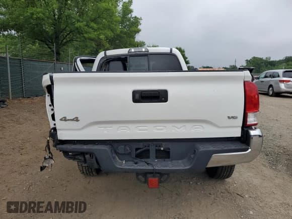 ✅ 2016 Toyota Tacoma SR5 • VIN: 3TMDZ5BN1GM002554 • Лот: 62697195. Опубликован ранее на Copart с пробегом 137 816 миль. Бесплатный доступ к архиву аукционных продаж из США и подробный отчёт об истории автомобиля на DreamBid. Изображение 6.