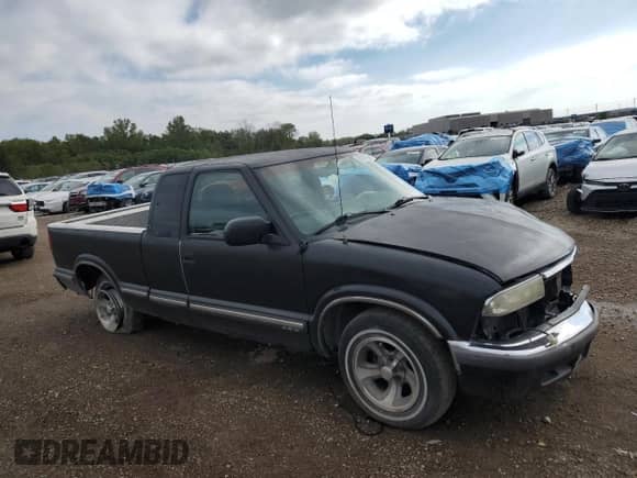 ✅ 1998 Chevrolet S-10 LS • VIN: 1GCCS1944W8224711 • Lot: 85741065. Listed on Copart with 116,959 mi. Free auction sales archive from the USA and detailed vehicle history report at DreamBid. Image 4.