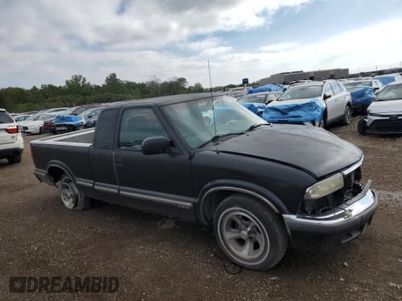 ✅ 1998 Chevrolet S-10 LS • VIN: 1GCCS1944W8224711 • Лот: 85741065. Опубликован ранее на Copart с пробегом 116 959 миль. Бесплатный доступ к архиву аукционных продаж из США и подробный отчёт об истории автомобиля на DreamBid. Изображение 4.