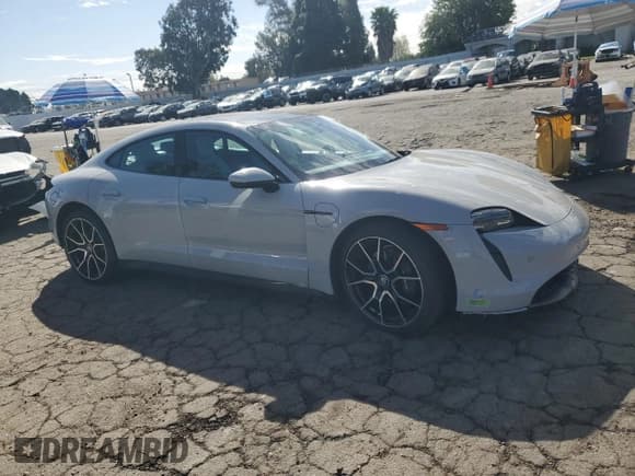 ✅ 2023 Porsche Taycan • VIN: WP0AA2Y11PSA10435 • Lot: 46842665. Wystawiony na Copart z przebiegiem 13 134 mil. Bezpłatny archiwum sprzedaży aukcyjnych z USA i szczegółowy raport historii pojazdu na DreamBid. Zdjęcie 4.