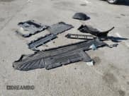 ✅ 2024 Mercedes-Benz C 63 S AMG E Performance • VIN: W1KAF8AB6RR186031 • Lot: 84220074. Wystawiony na Copart z przebiegiem 7 202 mil. Bezpłatny archiwum sprzedaży aukcyjnych z USA i szczegółowy raport historii pojazdu na DreamBid. Zdjęcie 14.