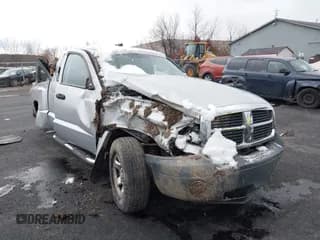 ✅ 2005 Dodge Dakota ST • VIN: 1D7HW22KX5S241559 • Lot: 43647665. Listed on IAAI with 98,072 mi. Free auction sales archive from the USA and detailed vehicle history report at DreamBid. Image 1.