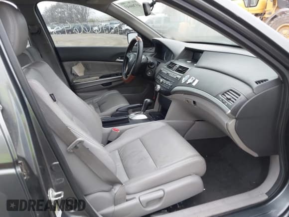 ✅ 2010 Honda Accord EX-L • VIN: 1HGCP2F88AA124323 • Лот: 43766643. Опубликован ранее на IAAI с пробегом 127 587 миль. Бесплатный доступ к архиву аукционных продаж из США и подробный отчёт об истории автомобиля на DreamBid. Изображение 5.