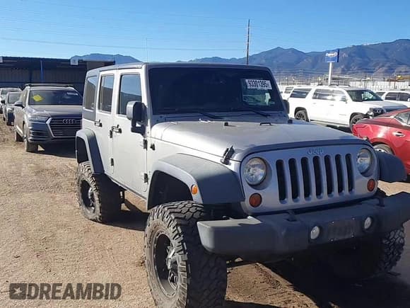 ✅ 2013 Jeep Wrangler Unlimited Sport • VIN: 1C4HJWDG3DL553935 • Lot: 93301395. Wystawiony na Copart z przebiegiem 109 573 mil. Bezpłatny archiwum sprzedaży aukcyjnych z USA i szczegółowy raport historii pojazdu na DreamBid. Zdjęcie 14.
