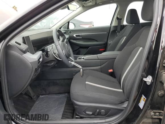 2024 Hyundai Sonata SEL z VIN KMHL14JA9RA416642, wystawiony jako Copart lot #80735975 z przebiegiem 2 731 mil mil oraz Szkoda całkowita • Salvage title. Historia ofert i sprzedaży dostępna na DreamBid. Obrazek 7.