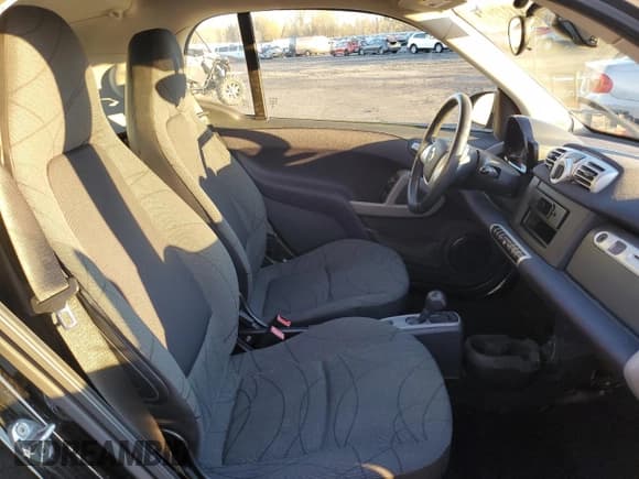 ✅ 2014 Smart fortwo Passion • VIN: WMEEJ9AA1EK758280 • Lot: 84342124. Wystawiony na Copart z przebiegiem 82 529 mil. Bezpłatny archiwum sprzedaży aukcyjnych z USA i szczegółowy raport historii pojazdu na DreamBid. Zdjęcie 10.