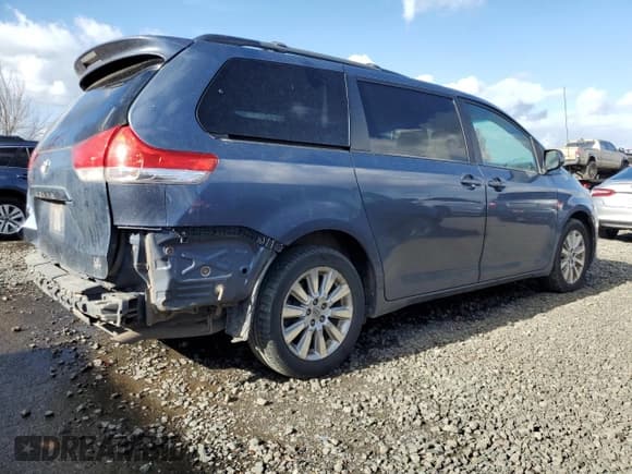 ✅ 2014 Toyota Sienna LE • VIN: 5TDJK3DC6ES081871 • Lot: 91291625. Wystawiony na Copart z przebiegiem 123 094 mil. Bezpłatny archiwum sprzedaży aukcyjnych z USA i szczegółowy raport historii pojazdu na DreamBid. Zdjęcie 3.