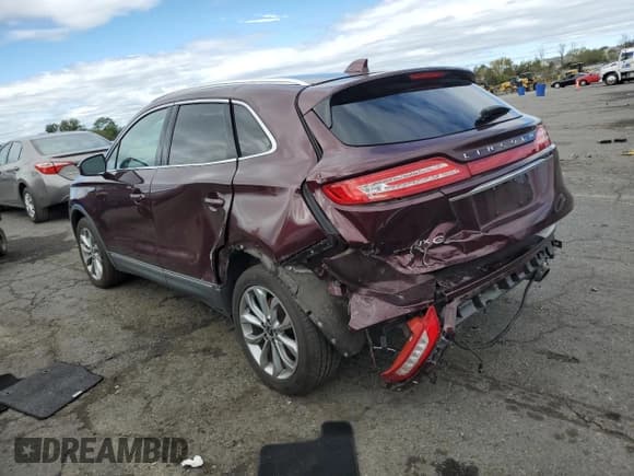 ✅ 2019 Lincoln MKC Select • VIN: 5LMCJ2D92KUL06278 • Lot: 82199585. Wystawiony na Copart z przebiegiem 62 297 mil. Bezpłatny archiwum sprzedaży aukcyjnych z USA i szczegółowy raport historii pojazdu na DreamBid. Zdjęcie 2.