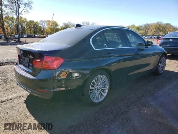 ✅ 2015 BMW 3 Series 328i • VIN: WBA3A5G54FNS87232 • Lot: 86658255. Listed on Copart with 121,483 mi. Free auction sales archive from the USA and detailed vehicle history report at DreamBid. Image 3.