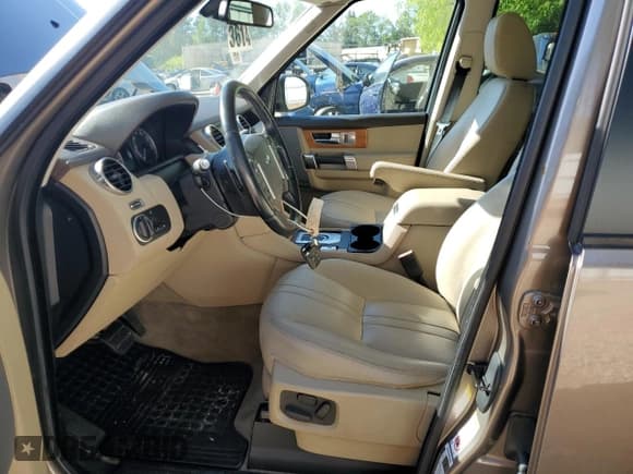 ✅ 2015 Land Rover LR4 HSE • VIN: SALAG2V69FA772095 • Лот: 47213513. Опубликован ранее на Copart с пробегом 97 222 миль. Бесплатный доступ к архиву аукционных продаж из США и подробный отчёт об истории автомобиля на DreamBid. Изображение 7.