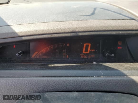 ✅ 2002 Suzuki Aerio S • VIN: JS2RA41S225109275 • Lot: 52689585. Wystawiony na Copart z przebiegiem 195 612 mil. Bezpłatny archiwum sprzedaży aukcyjnych z USA i szczegółowy raport historii pojazdu na DreamBid. Zdjęcie 9.