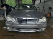 ✅ 2005 Mercedes-Benz C 240 • VIN: WDBRF81J15F665925 • Lot: 65259955. Wystawiony na Copart z przebiegiem 72 379 mil. Bezpłatny archiwum sprzedaży aukcyjnych z USA i szczegółowy raport historii pojazdu na DreamBid. Zdjęcie 5.