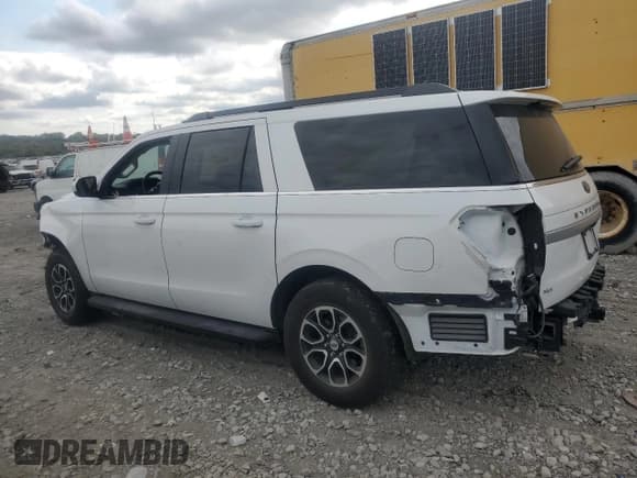 ✅ 2022 Ford Expedition Max XLT • VIN: 1FMJK1HTXNEA37677 • Lot: 85588715. Listed on Copart with 101,424 mi. Free auction sales archive from the USA and detailed vehicle history report at DreamBid. Image 2.