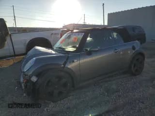 ✅ 2007 MINI Convertible S • VIN: WMWRH33507TL94808 • Lot: 82778275. Wystawiony na Copart z przebiegiem 108 547 mil. Bezpłatny archiwum sprzedaży aukcyjnych z USA i szczegółowy raport historii pojazdu na DreamBid. Zdjęcie 1.