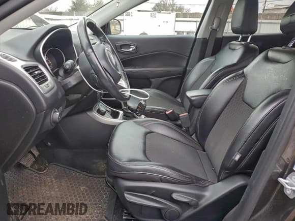 ✅ 2019 Jeep Compass Latitude • VIN: 3C4NJDBB2KT847746 • Lot: 95146955. Listed on Copart with 68,627 mi. Free auction sales archive from the USA and detailed vehicle history report at DreamBid. Image 7.