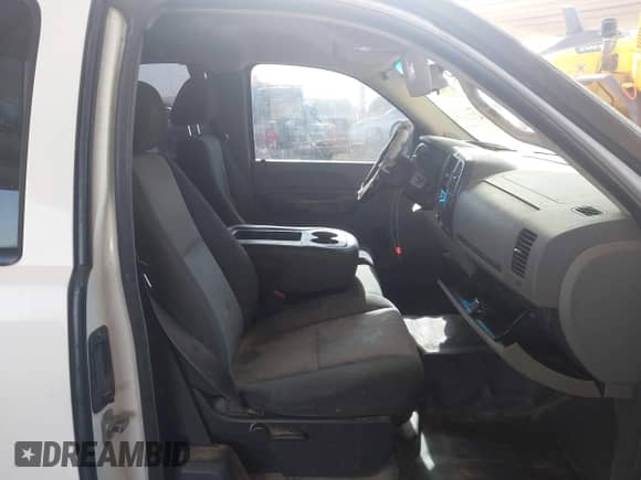 2008 Chevrolet Silverado 1500 Work Truck with VIN 1GCEC19J68E169856, listed as a IAAI auction lot 41690536 with 470,332 mi miles and . Bid and sale history available at DreamBid. Image 5.