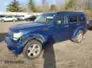 2010 Dodge Nitro SXT z VIN 1D4PU5GK4AW127309, wystawiony jako Copart lot #77405514 z przebiegiem 247 526 mil mil oraz Czysty tytuł • Clean title. Historia ofert i sprzedaży dostępna na DreamBid. Obrazek 1.