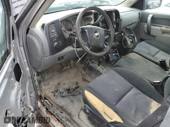 ✅ 2011 Chevrolet Silverado 2500HD Work Truck • VIN: 1GC0KVCG4BZ413862 • Lot: 59756605. Wystawiony na Copart z przebiegiem 162 274 mil. Bezpłatny archiwum sprzedaży aukcyjnych z USA i szczegółowy raport historii pojazdu na DreamBid. Zdjęcie 8.