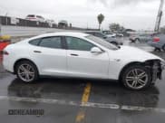✅ 2013 Tesla Model S • VIN: 5YJSA1CN2DFP12584 • Lot: 43711385. Wystawiony na IAAI z przebiegiem 133 895 mil. Bezpłatny archiwum sprzedaży aukcyjnych z USA i szczegółowy raport historii pojazdu na DreamBid. Zdjęcie 13.