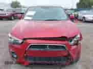 2014 Mitsubishi Outlander SE z VIN 4A4AR4AUXEE031052, wystawiony jako IAAI lot #43180520 z przebiegiem 67 892 mil mil oraz . Historia ofert i sprzedaży dostępna na DreamBid. Obrazek 12.