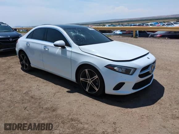 ✅ 2020 Mercedes-Benz A 220 • VIN: W1K3G4EB9LJ233101 • Lot: 68552845. Wystawiony na Copart z przebiegiem 16 202 mil. Bezpłatny archiwum sprzedaży aukcyjnych z USA i szczegółowy raport historii pojazdu na DreamBid. Zdjęcie 13.