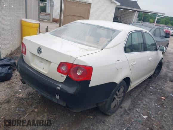 ✅ 2006 Volkswagen Jetta 2.5L • VIN: 3VWRF71K76M787045 • Lot: 42177598. Wystawiony na IAAI z przebiegiem 275 169 mil. Bezpłatny archiwum sprzedaży aukcyjnych z USA i szczegółowy raport historii pojazdu na DreamBid. Zdjęcie 4.