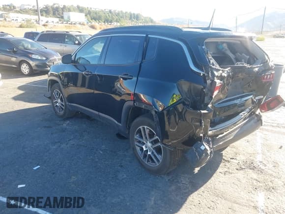✅ 2018 Jeep Compass Latitude • VIN: 3C4NJCBB9JT500309 • Lot: 43635319. Wystawiony na IAAI z przebiegiem 98 119 mil. Bezpłatny archiwum sprzedaży aukcyjnych z USA i szczegółowy raport historii pojazdu na DreamBid. Zdjęcie 3.