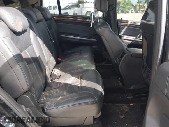 ✅ 2010 Mercedes-Benz GL 550 • VIN: 4JGBF8GE4AA561817 • Lot: 42996619. Listed on IAAI with 211,743 mi. Free auction sales archive from the USA and detailed vehicle history report at DreamBid. Image 8.