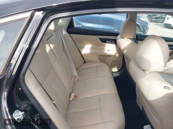 ✅ 2017 Nissan Altima SL • VIN: 1N4BL3AP2HC136689 • Лот: 43644556. Опубликован ранее на IAAI с пробегом 38 009 миль. Бесплатный доступ к архиву аукционных продаж из США и подробный отчёт об истории автомобиля на DreamBid. Изображение 8.