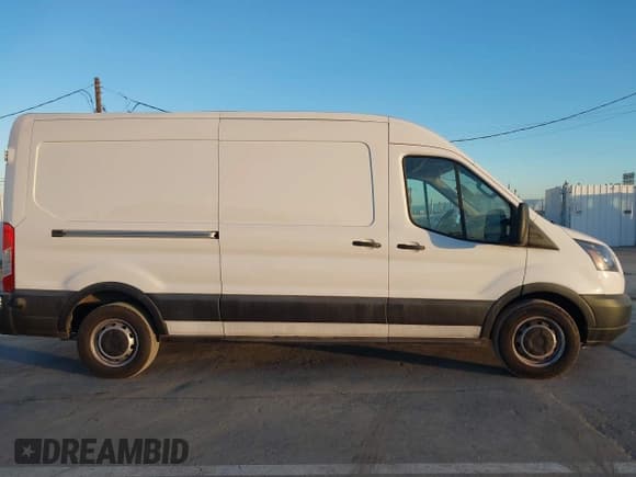 ✅ 2019 Ford Transit • VIN: 1FTBW2CM4KKB73058 • Lot: 43800917. Wystawiony na IAAI z przebiegiem 98 200 mil. Bezpłatny archiwum sprzedaży aukcyjnych z USA i szczegółowy raport historii pojazdu na DreamBid. Zdjęcie 13.
